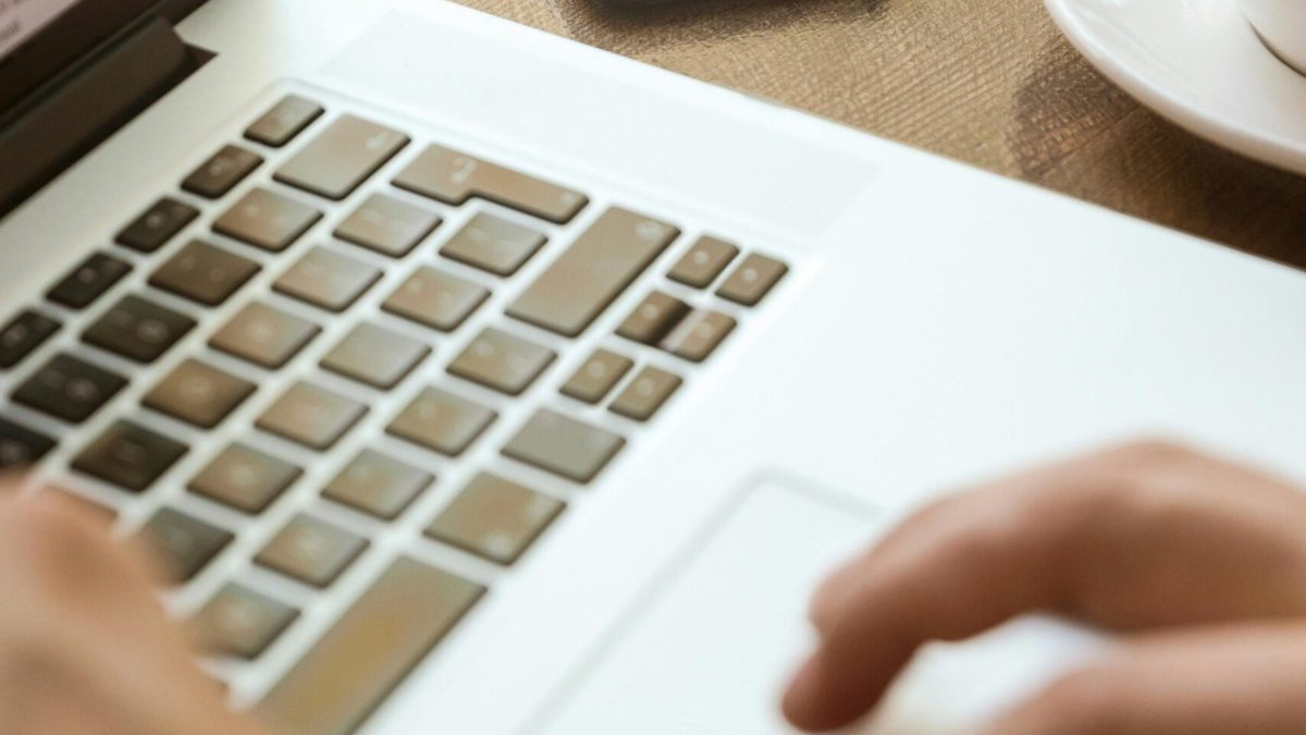 pexels-linkedin-1251837